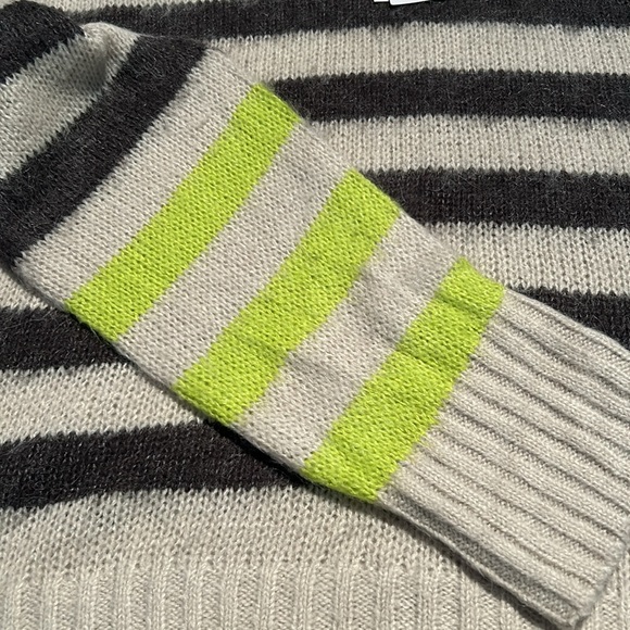 NWT Ladies size X-Large French Connection Sweater “super soft” - Picture 10 of 11